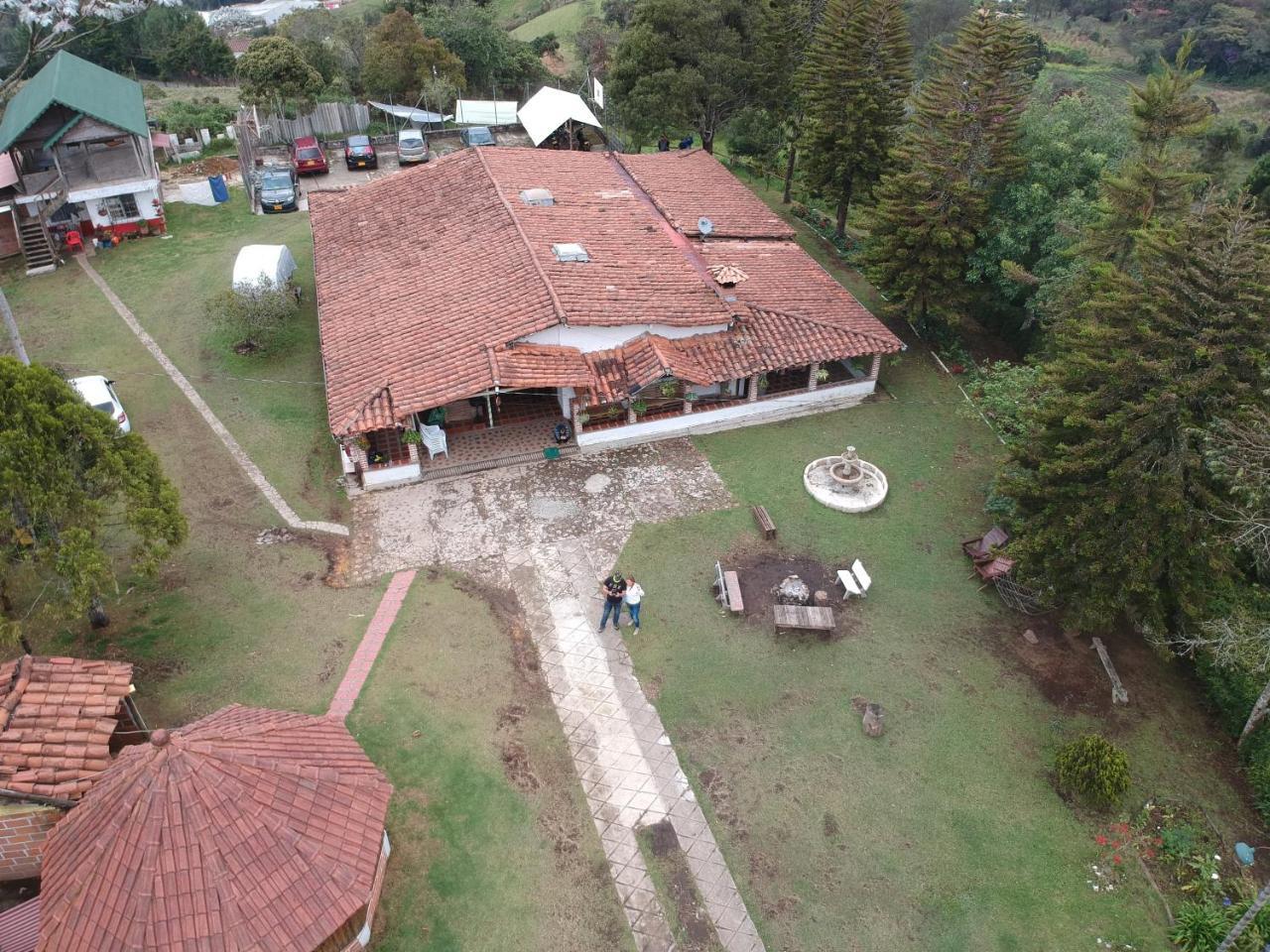Al Bosque Hostel & Glamping 圣埃伦娜 外观 照片