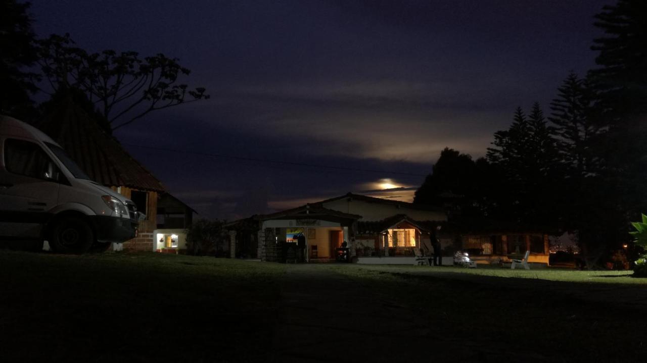 Al Bosque Hostel & Glamping 圣埃伦娜 外观 照片